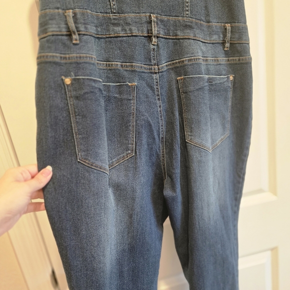 Venus NWOT Off-The-Shoulder Denim Jumpsuit - Dark Wash, Size 18 - Picture 13 of 14